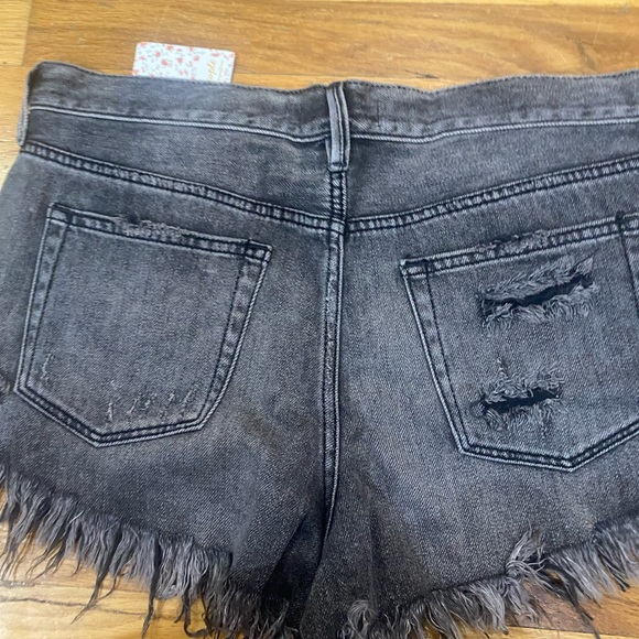 Posh Live Show Starting price on some items $10 and up tomorrow at 12:30 - Picture 10 of 14